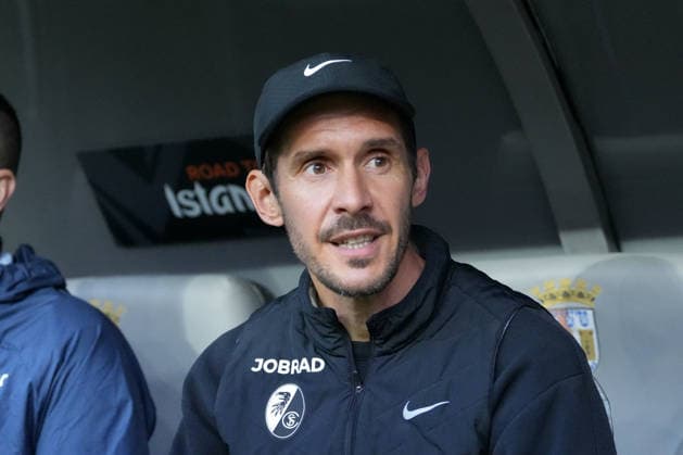 Julian Schuster SC Freiburg, Coach , Portugal, Football, UEFA Europa League, Semi-final, First leg, 2025 2026, SC Braga vs SC Freiburg, 30 04 2026, Estadio Municipal de Braga, Braga, Braga Estadio Municipal de Braga Cavado Portugal Copyright: xArnexAmbergx
