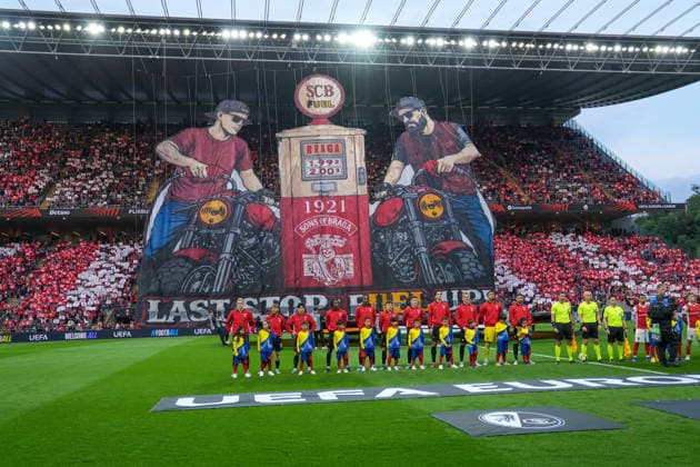Team on the pitch, choreography of the fans, Ultras, banners, flags, scarf, stands, choreography, Portugal, football, UEFA Europa League, semi-final, first leg, 2025 2026, SC Braga vs SC Freiburg, 30 04 2026, Estadio Municipal de Braga, Braga, Braga Estadio Municipal de Braga Cavado Portugal Copyright: xArnexAmbergx