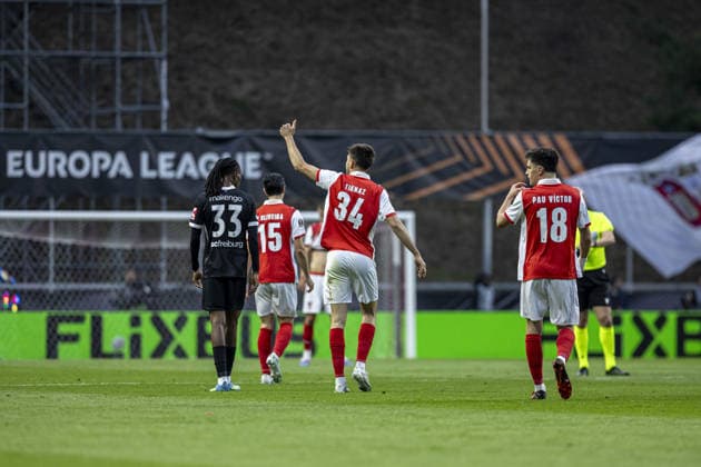 Demir Ege T?knaz of SC Braga celebrates after scoring team s first goal during the UEFA Europa League match between SC Braga vs SC Freiburg at Estadio Municipal de Braga on April 30th,2026 (Photo by Joao Bravo Sports Press Photo) Copyright: xJoaoxBravo SportsxPressxPhotox Sportspressphoto_SPR138530