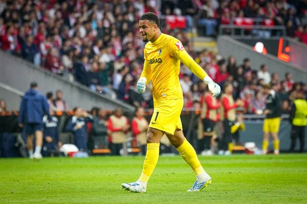 Portugal Football Europa League 2025 2026, semi-final Sporting Braga vs SC Freiburg Estadio Municipal de Braga POR Goal and celebration for the 1-1 equalizer by Vincenzo Grifo SC Freiburg, 32 Joy, emotions, jubilation for Noah Atubolu SC Freiburg, 01 Copyright: xJOERANxSTEINSIEKx