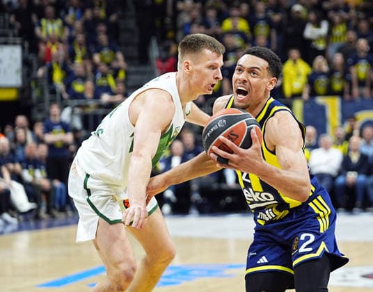 Fenerbahce Beko v Zalgiris - EuroLeague ISTANBUL, TURKIYE - APRIL 30: Wade Baldwin (2) of Fenerbahce Beko in action against Arnas Butkevicius of Zalgiris during the EuroLeague play-off second match between Fenerbahce Beko and Zalgiris at Ulker Sports and Event Hall in Istanbul, Turkiye on April 30, 2026. Esra Bilgin Anadolu Istanbul Turkey. Editorial use only. Please get in touch for any other usage.  Copyright: x2026xAnadoluxEsraxBilginx