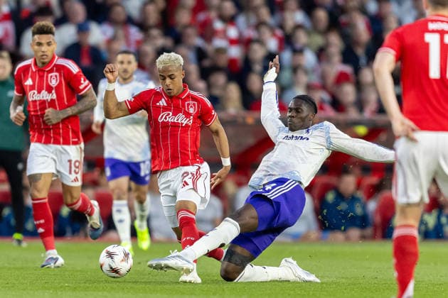 Nottingham Forest v Aston Villa, Europa League, Semi Final First Leg Nottingham Forest midfielder Omari Hutchinson (21) tackled by Aston Villa midfielder Amadou Onana (24) during the Europa League semi-final 1st leg match between Nottingham Forest and Aston Villa at the City Ground, Nottingham, UK on 30 April 2026. Nottingham City Ground Nottinghamshire UK Editorial use only , Copyright: xManjitxNarotrax PSI-24183-0020