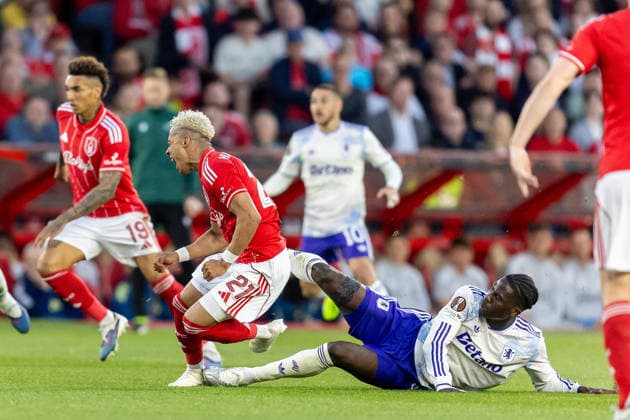 Nottingham Forest v Aston Villa, Europa League, Semi Final First Leg Nottingham Forest midfielder Omari Hutchinson (21) tackled by Aston Villa midfielder Amadou Onana (24) during the Europa League semi-final 1st leg match between Nottingham Forest and Aston Villa at the City Ground, Nottingham, UK on 30 April 2026. Nottingham City Ground Nottinghamshire UK Editorial use only , Copyright: xManjitxNarotrax PSI-24183-0021