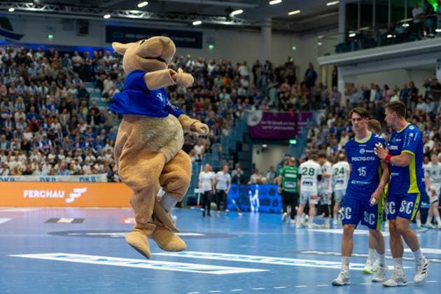 Rubber, Miro Schluroff, Backroom, VfL Gummersbach 15 , VfL Gummersbach vs Frisch Auf Goeppingen, Daikin Handball Bundesliga, Men , Matchday 30, 30 04 2026 Gummersbach NRW Germany Copyright: xkolbert-press MartinxWdziecznyx