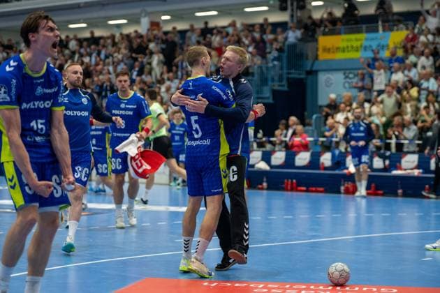 Emotions after the draw in the final seconds, VfL Gummersbach vs Frisch Auf Goeppingen, Daikin Handball Bundesliga, Men , Matchday 30, 30 04 2026 Gummersbach NRW Germany Copyright: xkolbert-press MartinxWdziecznyx