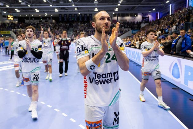 The Goeppingen players are disappointed, disappointed, dissatisfied, angry, emotions, anger, sadness, negative emotions, Marcel SCHILLER FRISCH AUF Goeppingen, 24 GER, VfL Gummersbach vs FRISCH AUF Goeppingen, Handball, Bundesliga, Matchday 30, Season 2025 2026, 30 04 2026, GER, VfL Gummersbach vs FRISCH AUF Goeppingen, Handball, Bundesliga, Matchday 30, Season 2025 2026, 30 04 2026, Gummersbach Copyright: xEibnerxPressefoto OliverxSchmidtx EP_OST