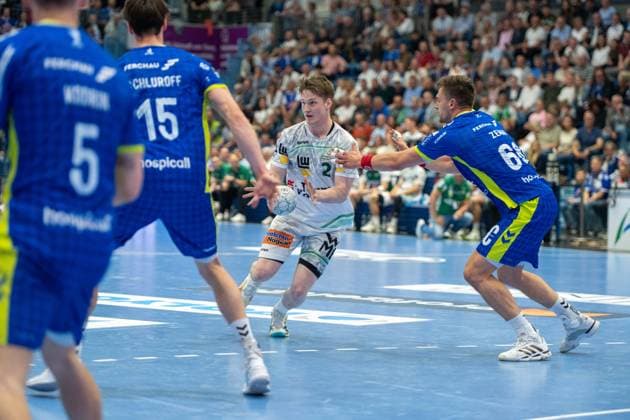 Miro Schluroff, backcourt, VfL Gummersbach 15 , Oskar Neudeck, backcourt, Frisch Auf Goeppingen 2 , Å tÄpan Zeman, circle winger, VfL Gummersbach 66 , VfL Gummersbach vs Frisch Auf Goeppingen, Daikin Handball Bundesliga, Men , Matchday 30, 30 04 2026 Gummersbach NRW Germany Copyright: xkolbert-press MartinxWdziecznyx