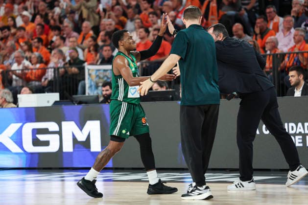 April 30, 2026, Valencia, Valencia, Spain: TJ Shorts of Panathinaikos AKTOR Athens gestures during the EuroLeague Play Off Game 2 match between Valencia Basket and Panathinaikos Aktor Athens at Roig Arena on April 30, 2026 in Valencia, Spain. Valencia Spain - ZUMAa181 20260430_zaa_a181_221 Copyright: xIrinaxR.xHipolitox