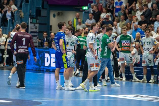 Emotions after the draw in the final seconds, VfL Gummersbach vs Frisch Auf Goeppingen, Daikin Handball Bundesliga, Men , Matchday 30, 30 04 2026 Gummersbach NRW Germany Copyright: xkolbert-press MartinxWdziecznyx