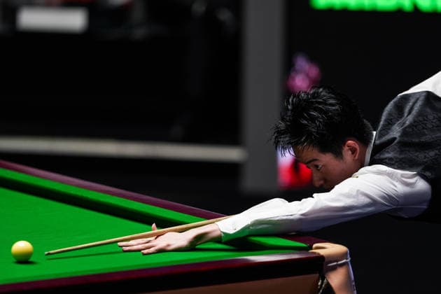 Halo World Snooker Championship 2026 Wu Yize of China plays a shot against Mark Allen of Northern Ireland during the Semi-Final of the Halo World Snooker Championship 2026 at The Crucible Theatre, Sheffield, England on 30 April 2026 Credit: Richard Bierton Every Second Media Editorial use only. All images are copyright Every Second Media Limited. No images may be reproduced without prior permission. Copyright: xIMAGO EveryxSecondxMediax ESM-1959-0168 RichardxBiertonx xEveryxSecondxMediax