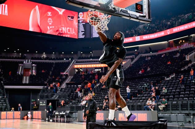 ESP Valencia Basket v Panathinaikos AKTOR Athens PlayOff Euroleague MATHIAS LESSORT of Panathinaikos during the Euroleague match, playoff Game 2, between Valencia Basket and Panathinaikos AKTOR Athens played at Roig Arena Stadium on April 30, 2026 in Valencia Spain Valencia Spain Basketball Copyright: xPacoxMGEstudix xAgenciaxLOFx