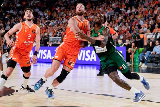 ESP Valencia Basket v Panathinaikos AKTOR Athens PlayOff Euroleague costello of Valencia and Jerian Grant of Panathinaikos during the Euroleague match, playoff Game 2, between Valencia Basket and Panathinaikos AKTOR Athens played at Roig Arena Stadium on April 30, 2026 in Valencia Spain Valencia Spain Spain Basketball Copyright: xPacoxMGEstudix xAgenciaxLOFx