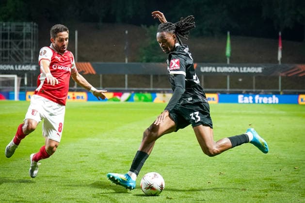 Portugal Football Europa League 2025 2026, semi-final Sporting Braga vs SC Freiburg Estadio Municipal de Braga POR Jordy Makengo SC Freiburg, 33 Joao Moutinho SC Braga, 8 Copyright: xJOERANxSTEINSIEKx