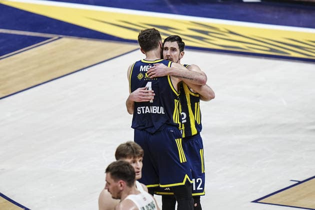 Fenerbahce Beko v Zalgiris - EuroLeague ISTANBUL, TURKIYE - APRIL 30: Players of Fenerbahce Beko celebrate the victory after the EuroLeague play-off second match between Fenerbahce Beko and Zalgiris at Ulker Sports and Event Hall in Istanbul, Turkiye on April 30, 2026. Agit Erdi Ulukaya Anadolu Istanbul Turkey. Editorial use only. Please get in touch for any other usage.  Copyright: x2026xAnadoluxAgitxErdixUlukayax