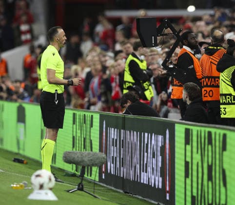 Nottingham Forest v Aston Villa, UEFA Europa League, Semi Final 1st leg 30.04.26 Nottingham Forest v Aston Villa, UEFA Europa League, Semi Final 1st leg Bradley Ormesher The Times Referee checks VAR for penalty decision  Copyright: xBradleyxOrmesherx NINTCHDBPICT001077352448