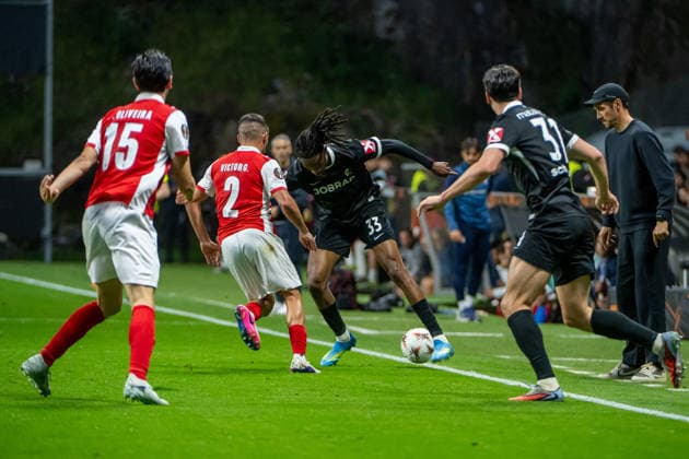 April 30, 2026, Braga, Braga, Portugal: BRAGA, PORTUGAL - APRIL 30: JORDY MAKENGO of SC Freiburg is seen on action during the UEFA Europa League semi final first leg match between SC Braga and SC Freiburg at Estadio Municipal de Braga on April 30, 2026 in Braga, Portugal SC Braga X SC Freiburg - UEFA Europa League 2025 26  - ZUMAl192 20260430_zsp_l192_040 Copyright: xMiguelxLemosx