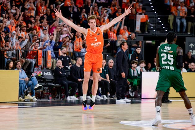 ESP Valencia Basket v Panathinaikos AKTOR Athens PlayOff Euroleague Nate Reuvers of Valencia during the Euroleague match, playoff Game 2, between Valencia Basket and Panathinaikos AKTOR Athens played at Roig Arena Stadium on April 30, 2026 in Valencia Valencia Spain Valencia Spain Basketball Copyright: xPacoxMGEstudix xAgenciaxLOFx