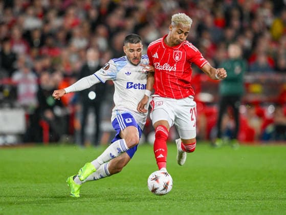 Nottingham Forest v Aston Villa UEFA Europa League Emi Buendia of Aston Villa and Omari Hutchinson of Nottingham Forest during the UEFA Europa League Semi-final First Leg match at the City Ground, Nottingham 30 04 2026 UK Newspapers OUT Copyright: xKarlxVallantinex FIL-23370-0085