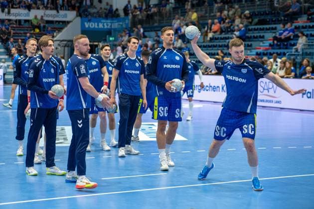 The Vfl warming up, VfL Gummersbach vs Frisch Auf Goeppingen, Daikin Handball Bundesliga, Men , 30 Matchday, 30 04 2026 Gummersbach NRW Germany Copyright: xkolbert-press MartinxWdziecznyx