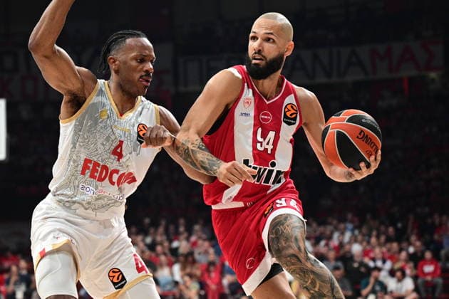 EuroLeague Basketball, Play Off Game 2, Olympiacos Piraeus vs AS Monaco - Evan Fournier, 94 of Olympiacos Piraeus in action against of AS Monaco during the Euroleague Play Off Game 2 basketball match between Olympiacos Piraeus and AS Monaco held at Peace and Friendship Stadium in Piraeus, Grecee, 30 April 2026. PIRAEUS Greece Copyright: xOnexInchxProductionsx 6954335