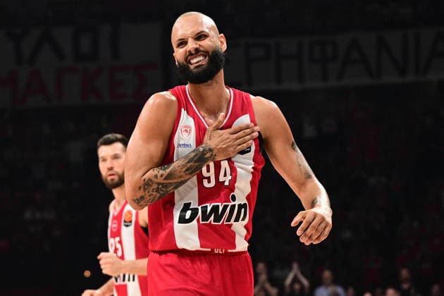 EuroLeague Basketball, Play Off Game 2, Olympiacos Piraeus vs AS Monaco - Evan Fournier, 94 of Olympiacos Piraeus in action against of AS Monaco during the Euroleague Play Off Game 2 basketball match between Olympiacos Piraeus and AS Monaco held at Peace and Friendship Stadium in Piraeus, Grecee, 30 April 2026. PIRAEUS Greece Copyright: xOnexInchxProductionsx 6954365