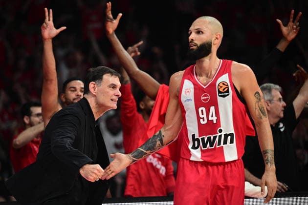 EuroLeague Basketball, Play Off Game 2, Olympiacos Piraeus vs AS Monaco - Evan Fournier, 94 of Olympiacos Piraeus in action against of AS Monaco during the Euroleague Play Off Game 2 basketball match between Olympiacos Piraeus and AS Monaco held at Peace and Friendship Stadium in Piraeus, Grecee, 30 April 2026. PIRAEUS Greece Copyright: xOnexInchxProductionsx 6954409