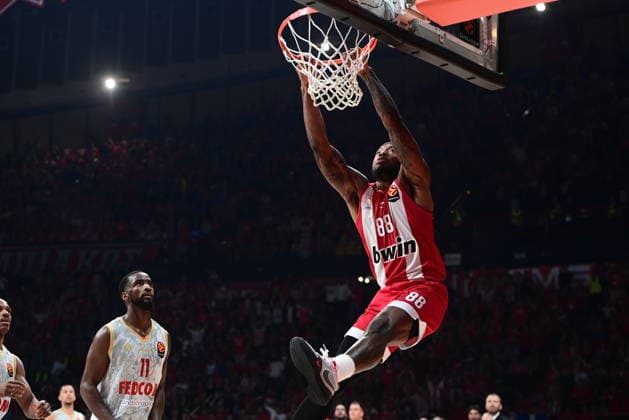 EuroLeague Basketball, Play Off Game 2, Olympiacos Piraeus vs AS Monaco - Tyrique Daniel Jones, 88 of Olympiacos Piraeus in action during the Euroleague Play Off Game 2 basketball match between Olympiacos Piraeus and AS Monaco held at Peace and Friendship Stadium in Piraeus, Grecee, 30 April 2026. PIRAEUS Greece Copyright: xOnexInchxProductionsx 6954505