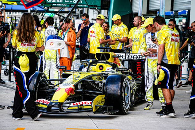 Visa Cash App Racing Bulls F1 Team during the Formula 1 Crypto.com Miami Grand Prix 2026 at Miami International Autodrome in Miami Gardens, United States. Round 6 of the 2026 FIA Formula One World Championship, WM, Weltmeisterschaft held May 1-3, 2026. The Miami International Autodrome, located in the grounds of the Hard Rock Stadium, hosts the sixth round featuring the Sprint format. This event weekend features the F1 Sprint format, with a Sprint Shootout and Sprint Race in addition to the standard qualifying session and Grand Prix. Formula 1 Crypto.com Miami Grand Prix 2026 - Round 6 - Miami International Autodrome F1-2026-R06-MIA