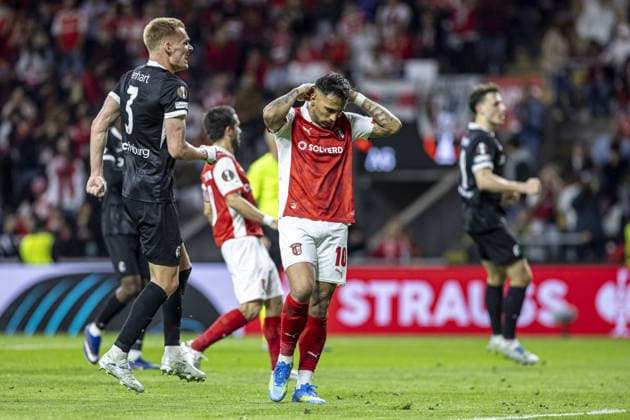 Rodrigo Zalazar of SC Braga reacts after missing a penalty kick during the UEFA Europa League match between SC Braga vs SC Freiburg at Estadio Municipal de Braga on April 30th,2026 (Photo by Joao Bravo Sports Press Photo) Copyright: xJoaoxBravo SportsxPressxPhotox Sportspressphoto_SPR138669