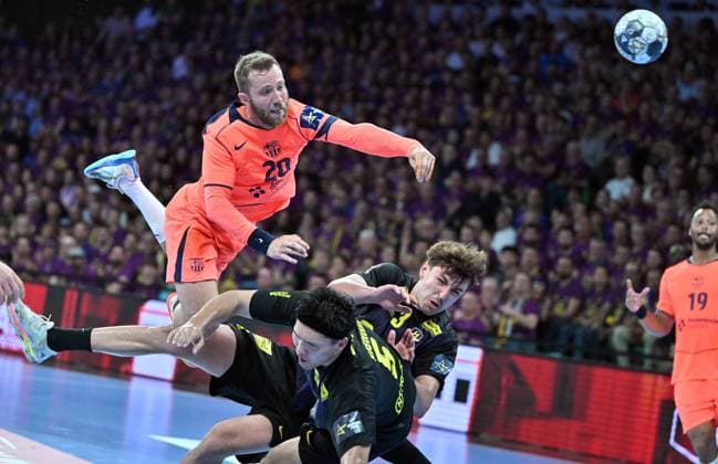 HBC Nantes FC Barcelone Handball PHOTOPQR OUEST FRANCE Jérôme Fouquet Ouest-France ; NANTES ; 30 04 2026 ; Handball. EHF. 1 4 de finale aller de la champion league. HBC Nantes FC Barcelone Handball. Attaque d Aleix Gomez sur Shuichi Yoshida et Thibaud Briet. Photo: Jérôme Fouquet Ouest-France NANTES France  Copyright: xPHOTOPQR OUESTxFRANCE MAXPPPxJérômexFouquet Ouest-Francex 20260430OFR5325 20260430OFR5325