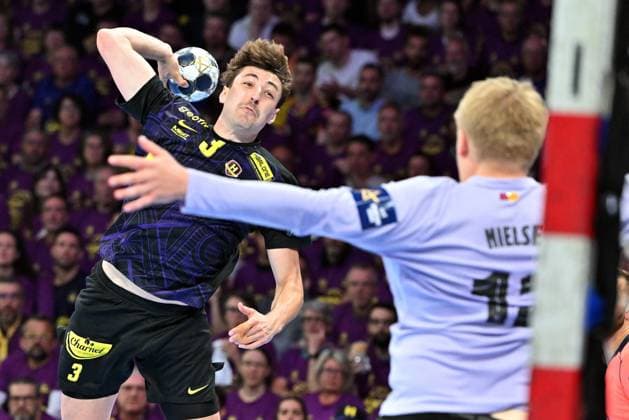 HBC Nantes FC Barcelone Handball PHOTOPQR OUEST FRANCE Jérôme Fouquet Ouest-France ; NANTES ; 30 04 2026 ; Handball. EHF. 1 4 de finale aller de la champion league. HBC Nantes FC Barcelone Handball. Thibaud Briet. Photo: Jérôme Fouquet Ouest-France NANTES France  Copyright: xPHOTOPQR OUESTxFRANCE MAXPPPxJérômexFouquet Ouest-Francex 20260430OFR5328 20260430OFR5328