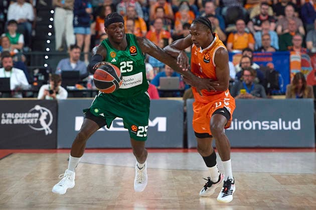 (260501) -- VALENCIA, May 1, 2026 -- Brancou Badio (R) of Valencia vies with Kendrick Nunn of Panathinaikos during the Euroleague basketball match in Valencia, Spain, April 30, 2026. (Photo by Pablo Morano Xinhua) (SP)SPAIN-VALENCIA-BASKETBALL-EUROLEAGUE-VALENCIA VS PANATHINAIKOS ChengxMin 