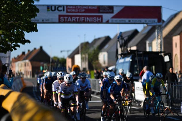 UCI Para Cycling Road World Cup: Round 2 Picture by Mathew Wells SWpix.com - 01 05 2026 - Cycling - UCI Para Cycling Road World Cup: Round 2 - Gistel, West Flanders, Belgium - WB Road Race - Race start, Katie-George Dunlevy (Ireland) piloted by Linda Kelly Copyright: x xSWpix.comx(t axPhotographyxHubxLtd)xMathewxWells SWpix.comx SWP-3030-13620