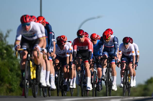 UCI Para Cycling Road World Cup: Round 2 Picture by Mathew Wells SWpix.com - 01 05 2026 - Cycling - UCI Para Cycling Road World Cup: Round 2 - Gistel, West Flanders, Belgium - MB Road Race - Chris McDonald (Great Britain) piloted by John Archibald, Christopher Wilkins (Great Britain) piloted by Adam Duggleby Copyright: x xSWpix.comx(t axPhotographyxHubxLtd)xMathewxWells SWpix.comx SWP-3030-13630