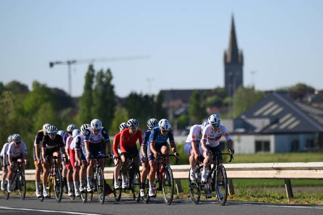 UCI Para Cycling Road World Cup: Round 2 Picture by Mathew Wells SWpix.com - 01 05 2026 - Cycling - UCI Para Cycling Road World Cup: Round 2 - Gistel, West Flanders, Belgium - WB Road Race - Amelia Robertson (Great Britain) piloted by Corrine Hall Copyright: x xSWpix.comx(t axPhotographyxHubxLtd)xMathewxWells SWpix.comx SWP-3030-13633