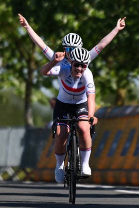 UCI Para Cycling Road World Cup: Round 2 Picture by Mathew Wells SWpix.com - 01 05 2026 - Cycling - UCI Para Cycling Road World Cup: Round 2 - Gistel, West Flanders, Belgium - WB Road Race - Sophie Unwin (Great Britain) piloted by Jenny Holl wins Copyright: x xSWpix.comx(t axPhotographyxHubxLtd)xMathewxWells SWpix.comx SWP-3030-13645