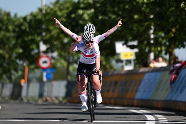 UCI Para Cycling Road World Cup: Round 2 Picture by Mathew Wells SWpix.com - 01 05 2026 - Cycling - UCI Para Cycling Road World Cup: Round 2 - Gistel, West Flanders, Belgium - WB Road Race - Sophie Unwin (Great Britain) piloted by Jenny Holl wins Copyright: x xSWpix.comx(t axPhotographyxHubxLtd)xMathewxWells SWpix.comx SWP-3030-13650