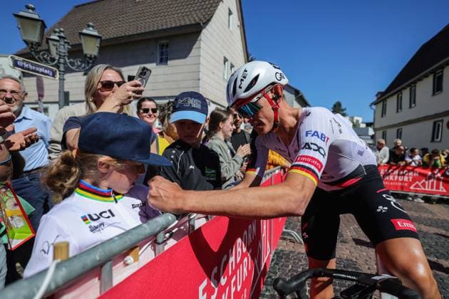 Cycling UCI WorldTour Men Elite 63 Eschborn Frankfurt am 01 05 2026 Nils Politt UAE Team Emirates XRG signs autographs xJRx