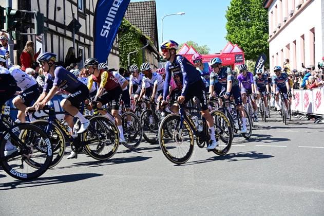 01 05,2026 xkhx Echborn Frankfurt am Main , Radrennen Radklassiker Eschborn Frankfurt Start The riders start the race