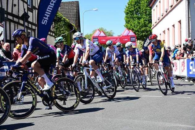 01 05,2026 xkhx Echborn Frankfurt am Main , Radrennen Radklassiker Eschborn Frankfurt Start The riders start the race