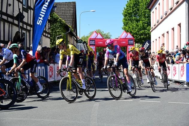 01 05,2026 xkhx Echborn Frankfurt am Main , Radrennen Radklassiker Eschborn Frankfurt Start The riders start the race