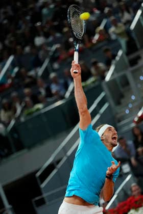 Mutua Madrid Open - Day Eleven Alexander Zverev of Germany plays against Flavio Cobolli of Italy during the 2026 Mutua Madrid Open Men s Singles quarter-final match on Day Eleven celebrates at La Caja Magica on April 30, 2026 in Madrid, Spain. Madrid Spain  Copyright: xJosexBretonx originalFilename:bretonhernandez-mutuamad260430_npdHk.jpg