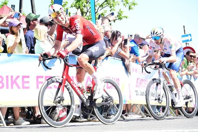 01 05,2026 xkhx Eschborn Frankfurt am Main , Radrennen Radklassiker Eschborn Frankfurt Mammolshainer Stich Berg In the lead JONAS RUTSCH ahead of SAMUEL LEROUX