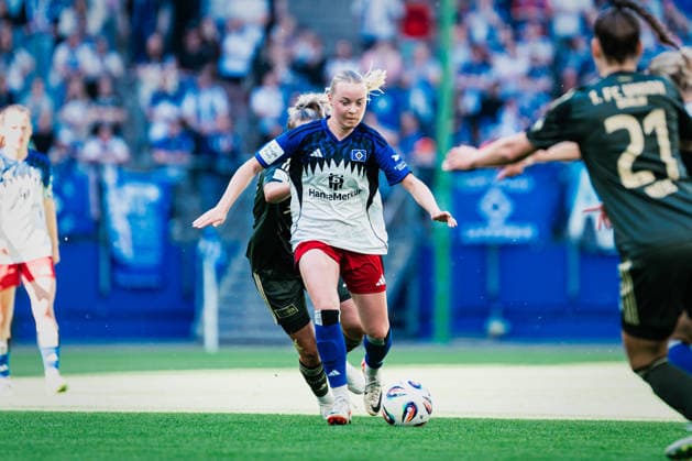 Google Pixel Womens Bundesliga Hamburger SV vs 1 FC Union Berlin, 01 05 2026 Mia Büchele Hamburger SV, 17 on the ball Football, Google Pixel Womens Bundesliga, 24 Matchday Hamburger SV vs 1 FC Union Berlin on 01 05 2026 at Volksparkstadion, Hamburg DFB REGULATIONS PROHIBIT ANY USE OF PHOTOGRAPHS AS IMAGE SEQUENCES AND OR QUASI VIDEO Copyright: xBEAUTIFULxSPORTS Tonhäuserx