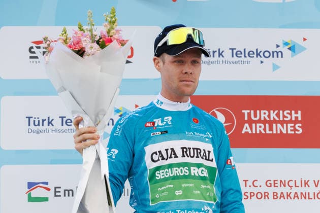 61st Presidential Cycling Tour of Turkiye ANTALYA, TURKIYE - MAY 01: Sebastian Berwick celebrates on the podium wearing the Turquoise Jersey following the 6th stage of the 61st Presidential Cycling Tour of Turkiye (TUR 2026) on May 01, 2026, in Antalya, Turkiye. Ahmet Serdar Eser Anadolu Antalya Turkey. Editorial use only. Please get in touch for any other usage.  Copyright: x2026xAnadoluxAhmetxSerdarxEserx