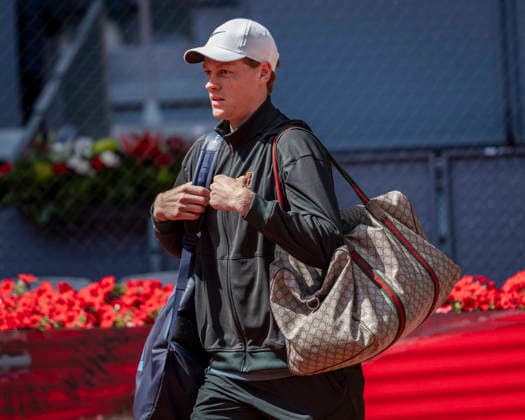 Mutua Madrid Open - Day Twelve MADRID, SPAIN - MAY 1: Jannik Sinner of Italy enters onto the court prior to the MenÕs Singles Semi-Final match on day Twelve during the Mutua Madrid Open 2026 tournament celebrated at La Caja Magica on May 1, 2026 in Madrid, Spain. Madrid La Caja Magica Madrid Spain Copyright: xAlbertoxGardinx AGardin_20260501_Tennis_Madrid_Day12_0092
