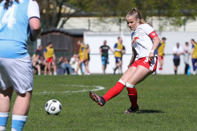 Saxony Cup Final Women Chemnitzer FC RB Leipzig II 01 05 2026 Captain Nele Braunsdorf 3, RB Leipzig II U20 Saxony Cup Final Women Saxony Lotto State Cup Chemnitzer FC vs RB Leipzig II U20 at Auenstadion Flöha, 01 05 2026 Copyright: xBEAUTIFULxSPORTS JanxKaeferx