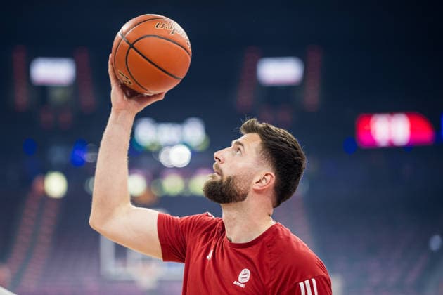 MUNICH, GERMANY - MAY 01: Leon Kratzer (FC Bayern Muenchen, 8) during warm up before the easyCredit Basketball Bundesliga match between FC Bayern Muenchen vs. Alba Berlin at SAP Garden on matchday 27 of the easyCredit Basketball Bundesliga on May 01, 2026 in Munich, Germany. Bavaria Germany Copyright: xSteffiexWunderlx