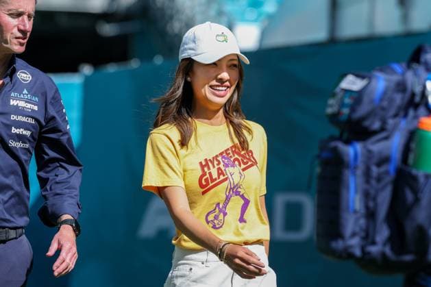 Partner Lily Muni He of Alexander Albon Atlassian Williams Racing 23 , Miami Grand Prix, Motorsport, Men, Formula 1, Free Practice, 01 05 2026 Alexander Albon Atlassian Williams Racing 23 Miami Florida USA Copyright: xkolbert-press ChristianxKolbertx