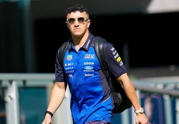Isack Hadjar Oracle Red Bull Racing, France, 06 arrives in team area USA, Formula 1 World Championship, Miami Grand Prix, Miami International Autodrome, Miami Gardens, practice day, 2026 season, 01 05 2026 USA, Formula 1 World Championship, Miami Grand Prix, Miami International Autodrome, Miami Gardens, practice day, 2026 season, 01 05 2026 Miami Gardens Copyright: xEibner-Pressefoto ScottxColemanx EP_SCN